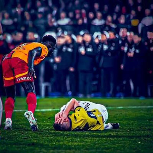 İSTANBUL is RED and YELLOW